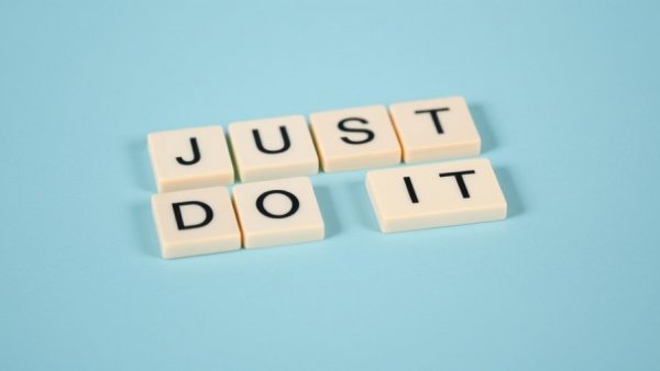 Inspiration from Scrabble tiles for LinkedIn growth strategies.