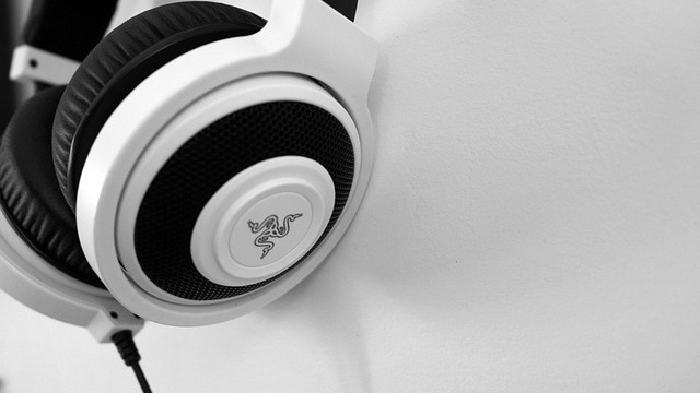 Sleek Turtle Beach headset for Switch 2 on a blue gradient.