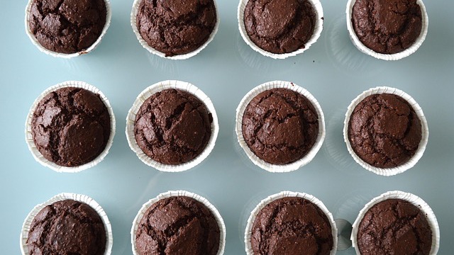 High-protein muffins for kids with pumpkins and chocolate chips