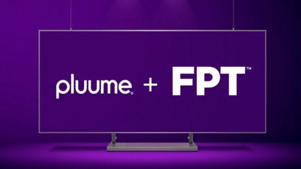 Intelligent Wi-Fi optimization partnership banner with Plume and FPT logos.