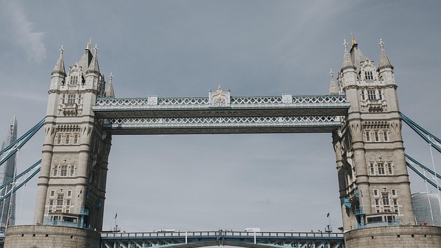 UK AI Infrastructure Investment facility with renewable energy in a scenic landscape.