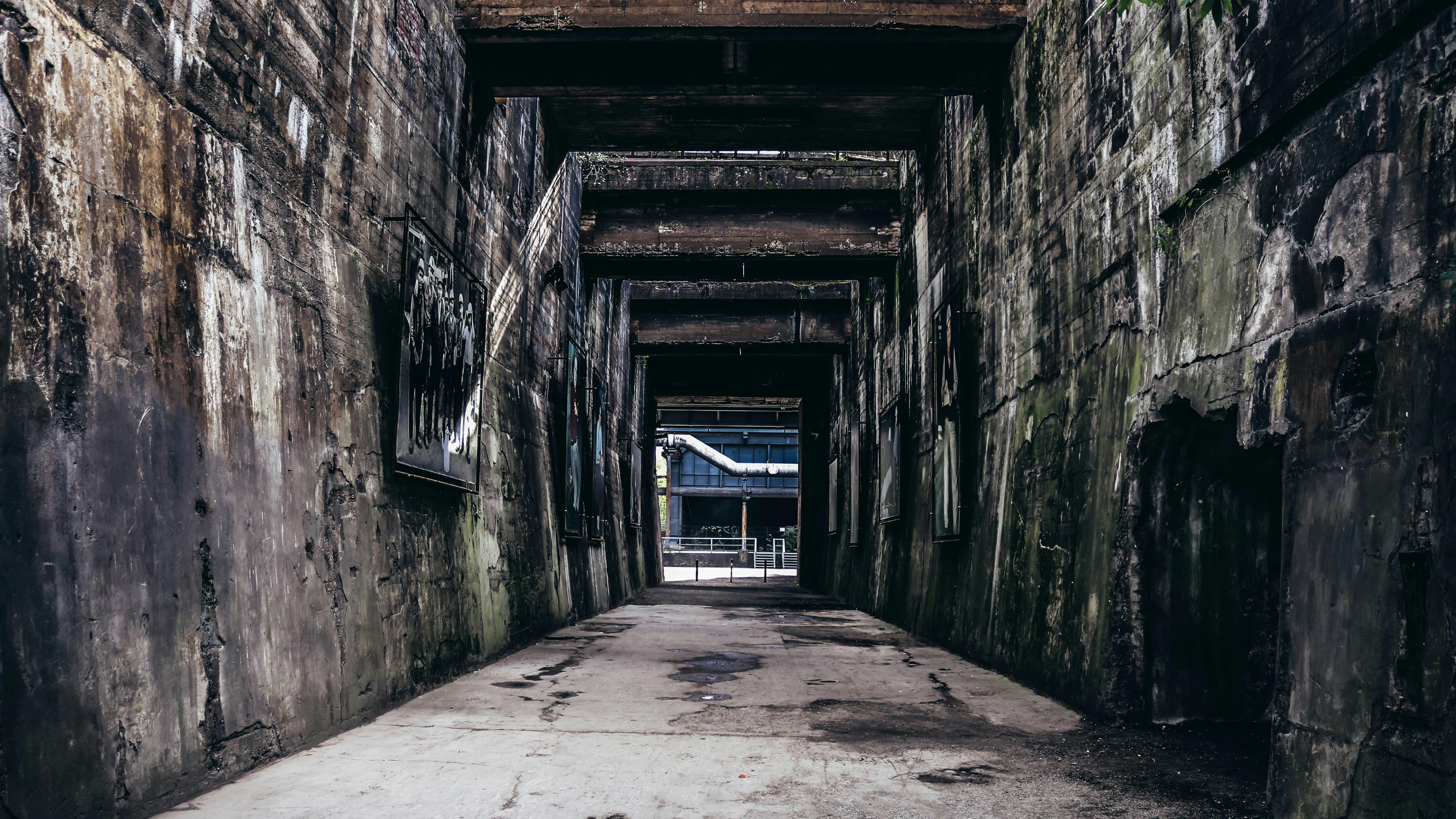 Haunted History Walk in Downtown San Antonio group led by guide.