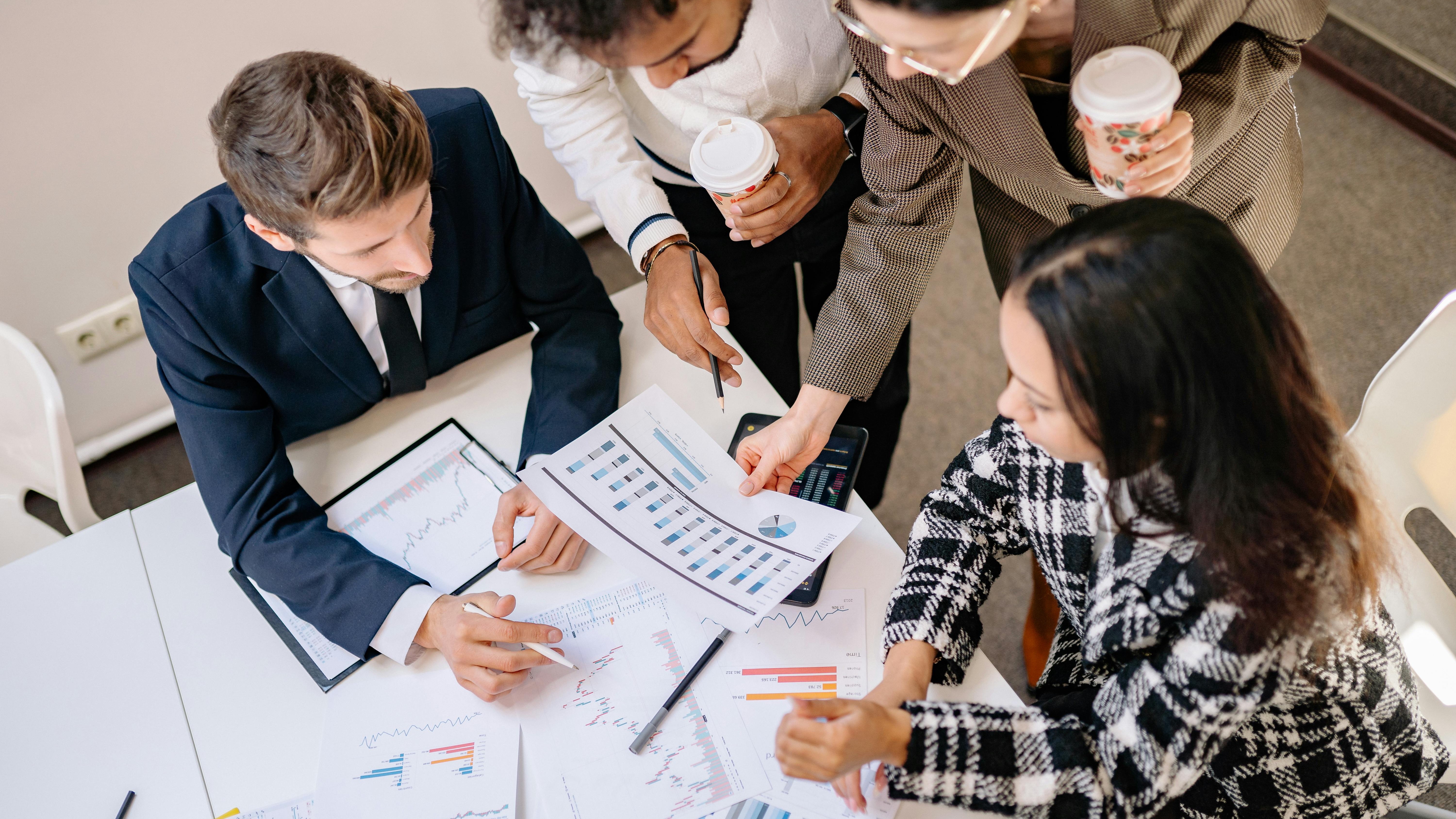 Abstract concept of interconnected thinking in leadership development.