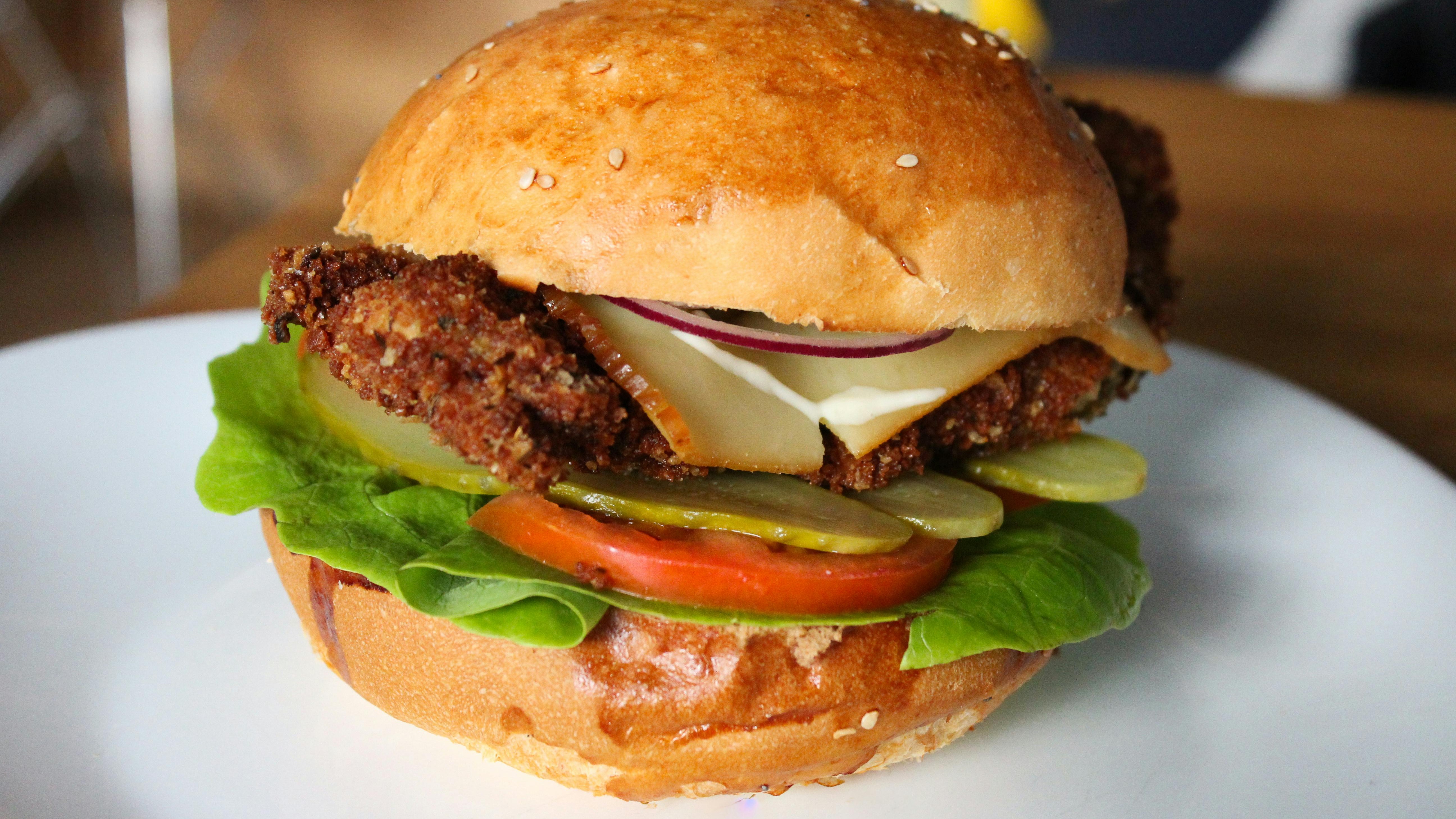 Chicken cutlet sandwich recipe with marinara sauce and ingredients.