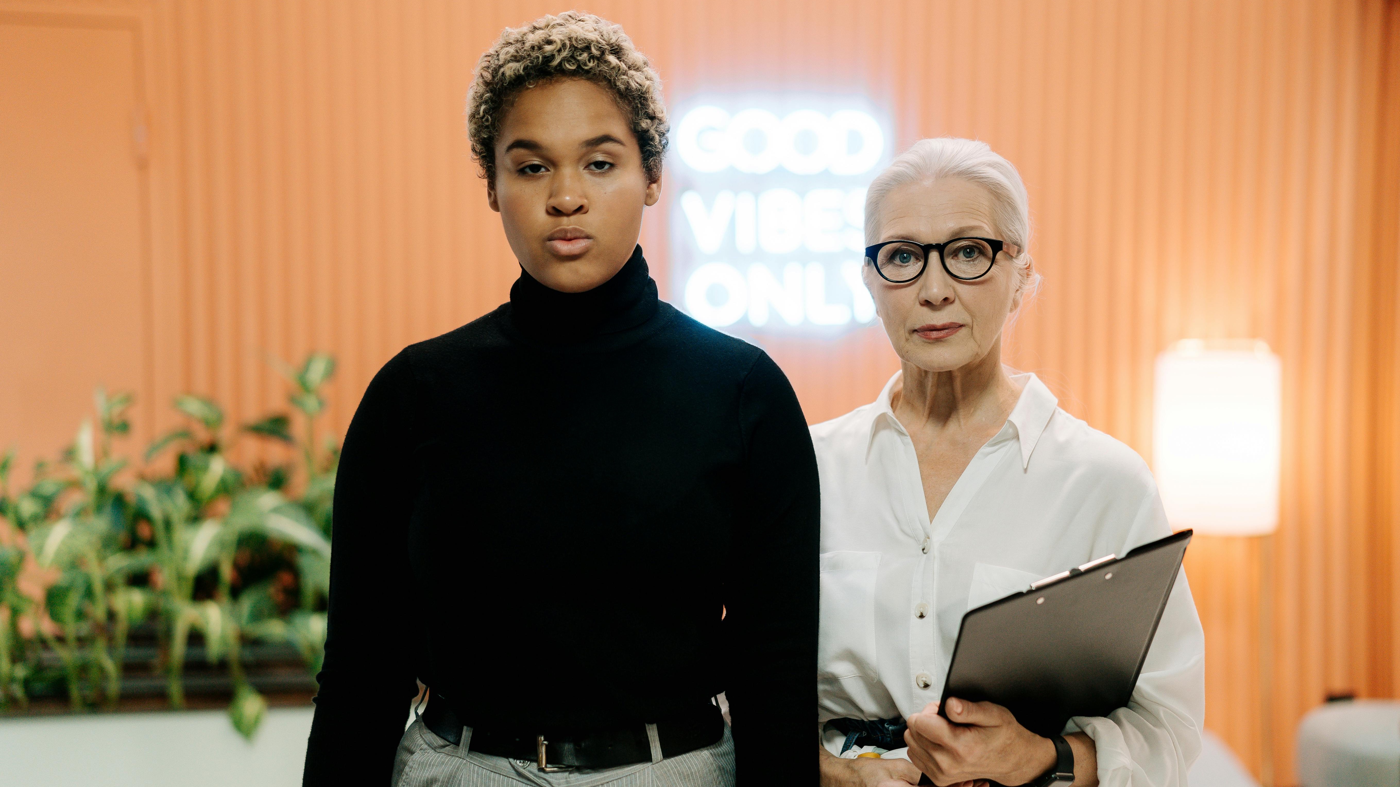 Visier logo, HR trends 2026 branding.