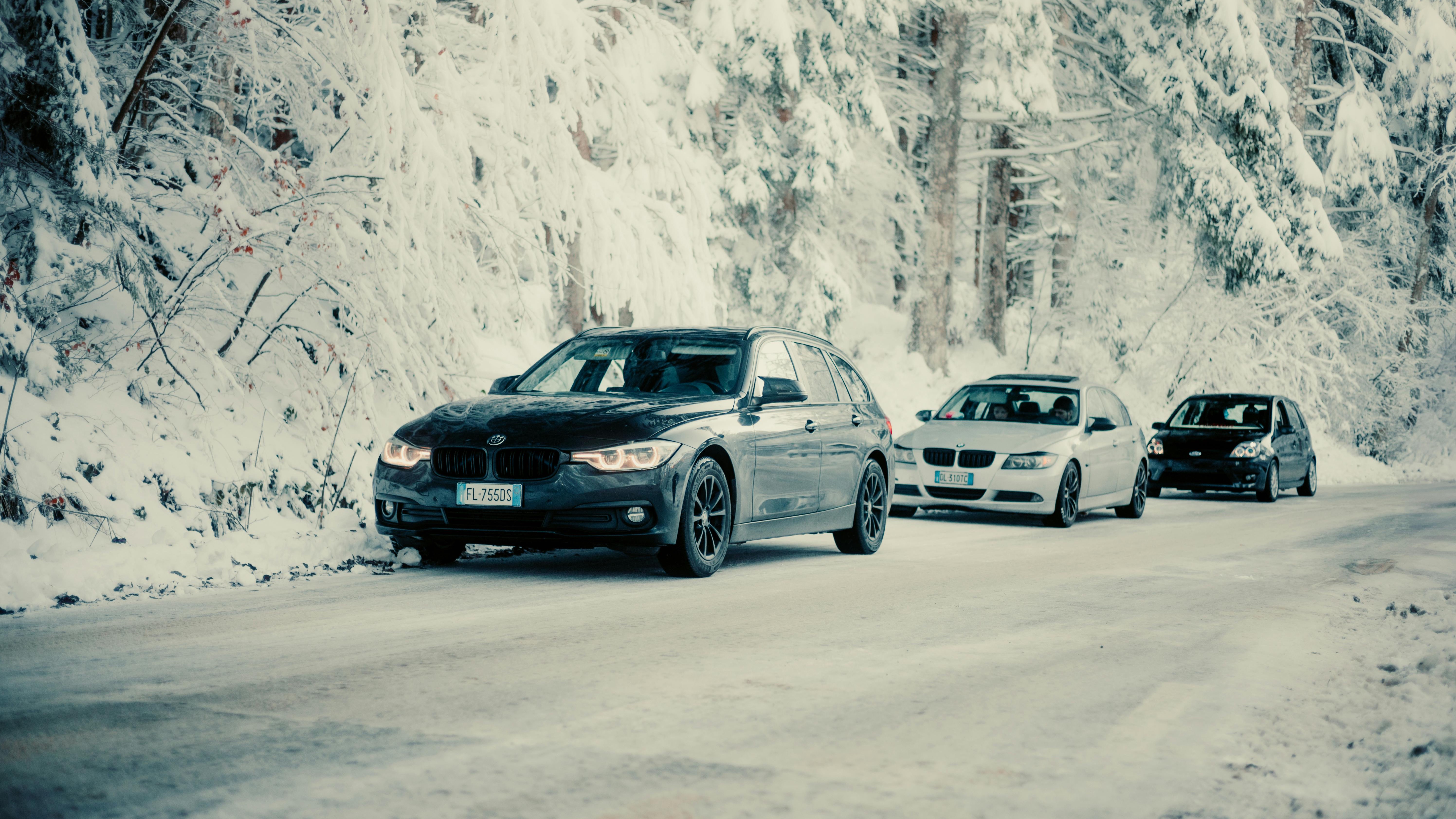Soldier enduring harsh winter, symbolizing military operations in extreme cold weather.