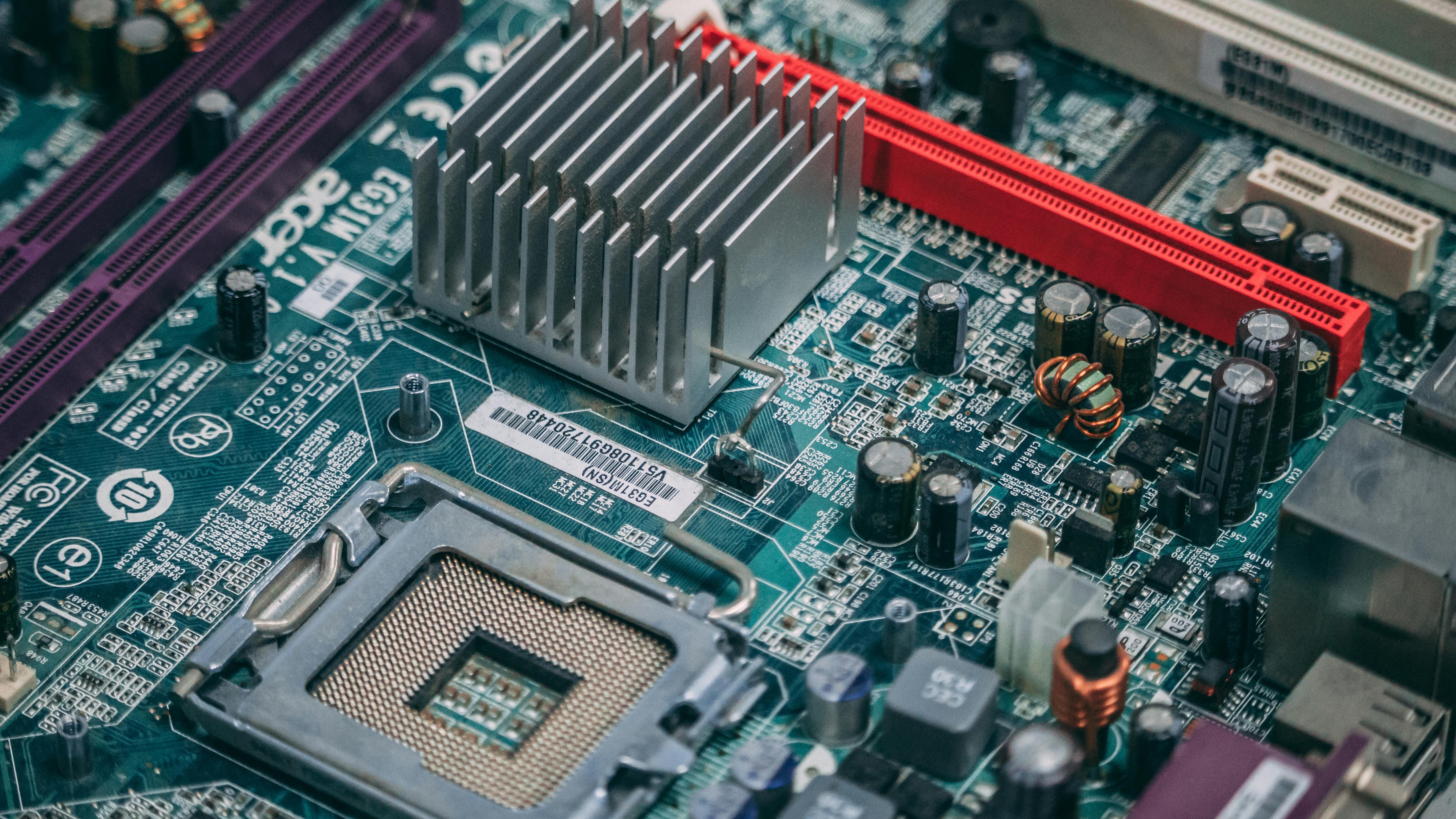 AWS blog on SageMaker AI inference endpoints with GPU capacity