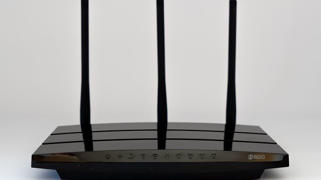 Sleek modern Wi-Fi routers for Best Wi-Fi Mesh Network Systems for 2026