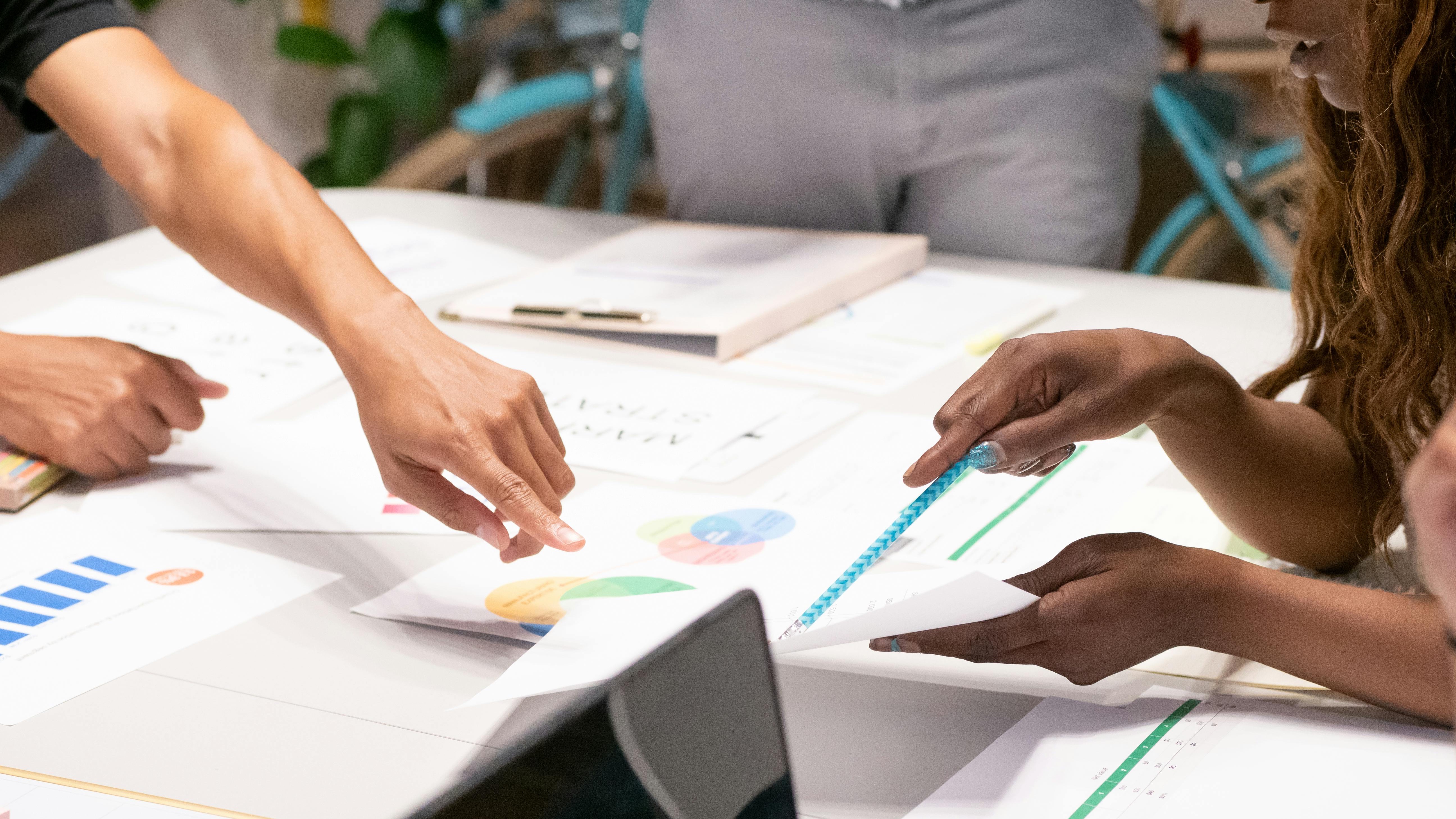 AI coaching employee engagement text on person with blue vest.