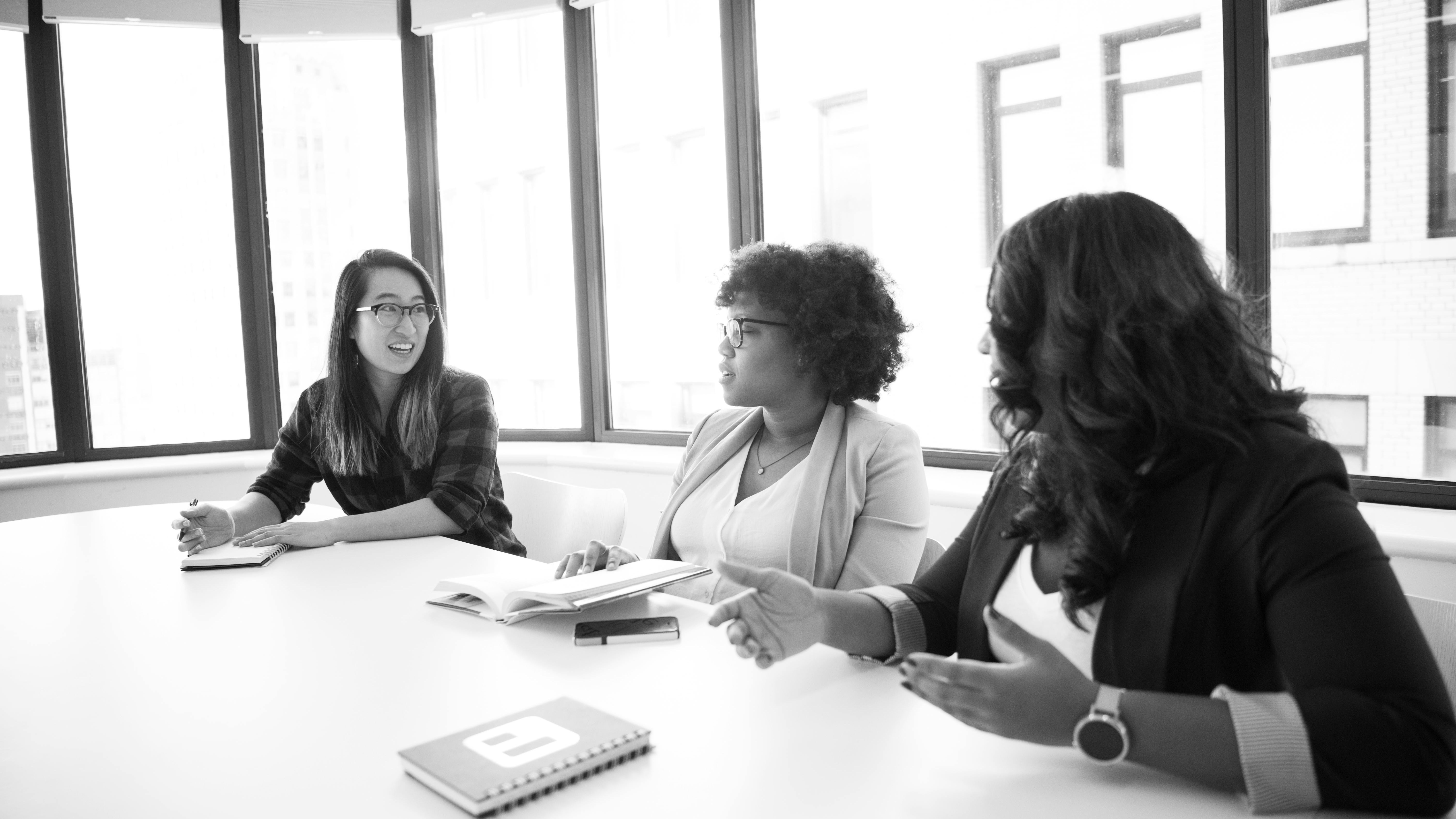 Simplistic pineapple silhouette representing ERG industry trends.