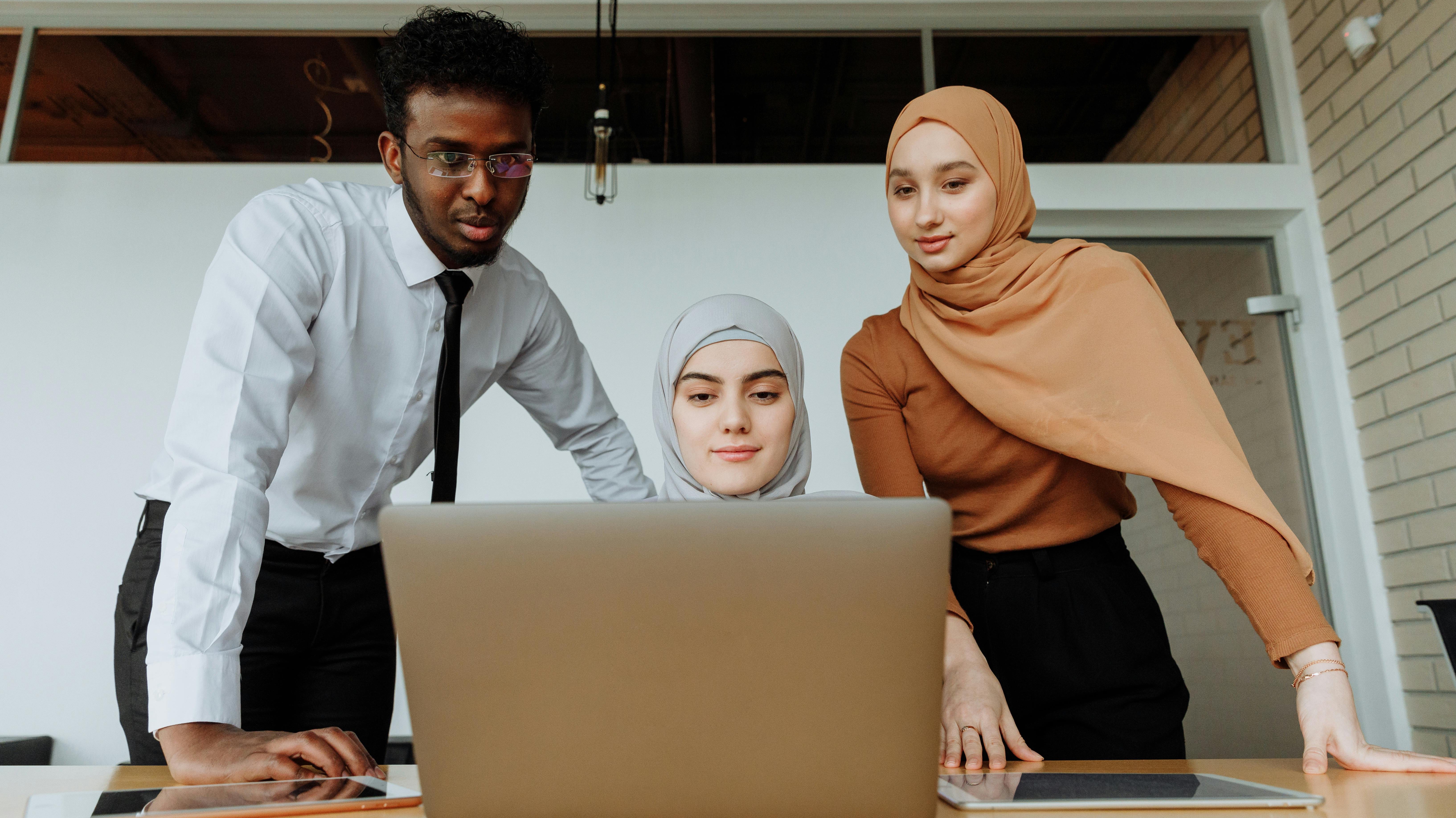 Engineer connecting DAOs and Employee Resource Groups through blockchain.