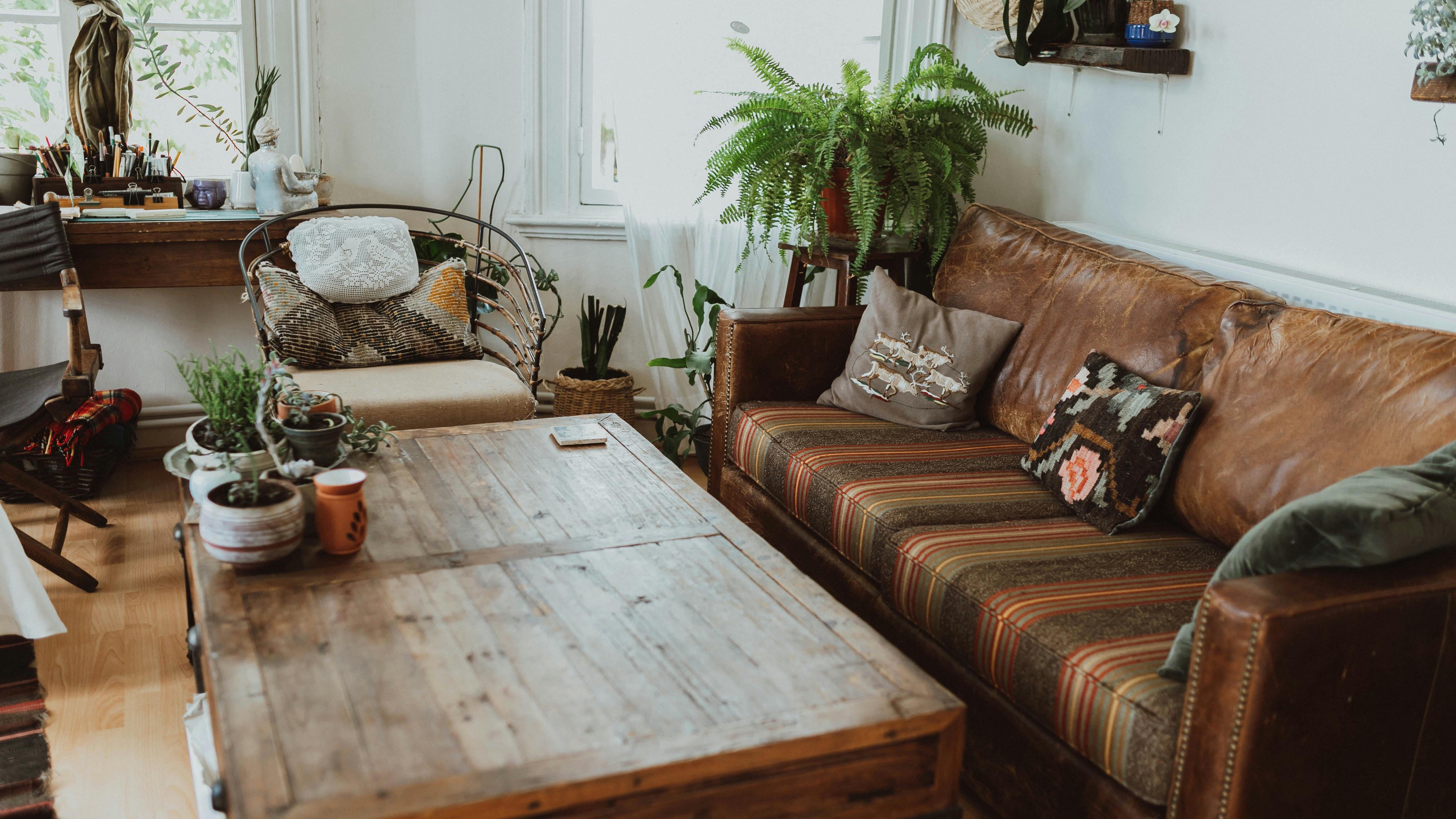 Spring decor trends in Omaha featuring stylish home elements.