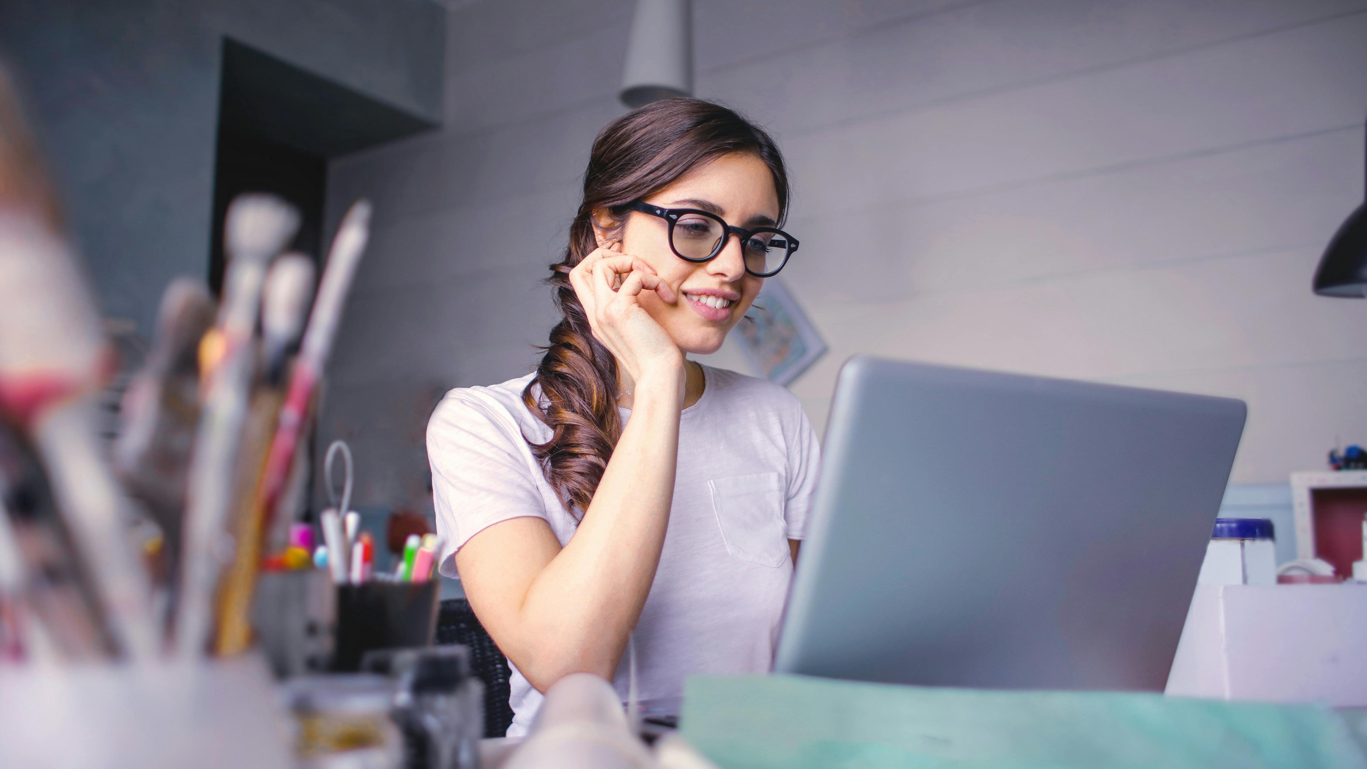 2026 color trends for home office in earthy green and beige tones.