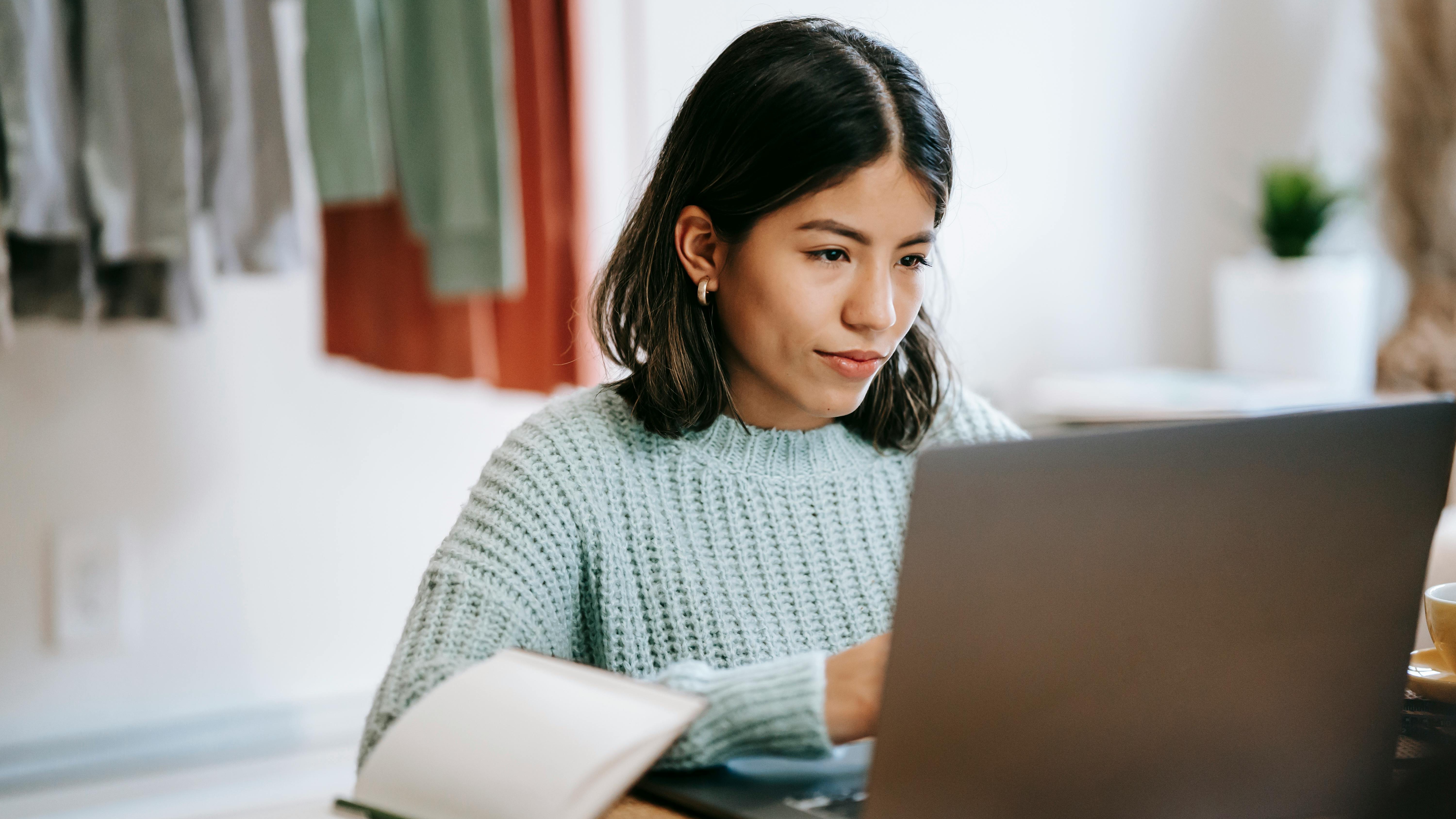 Engaging collage of AI courses in educational settings.