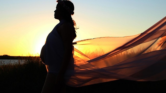 Partos por cesárea y partos vaginales: diferencias y cuál es mejor para usted - The Mother Baby Center
