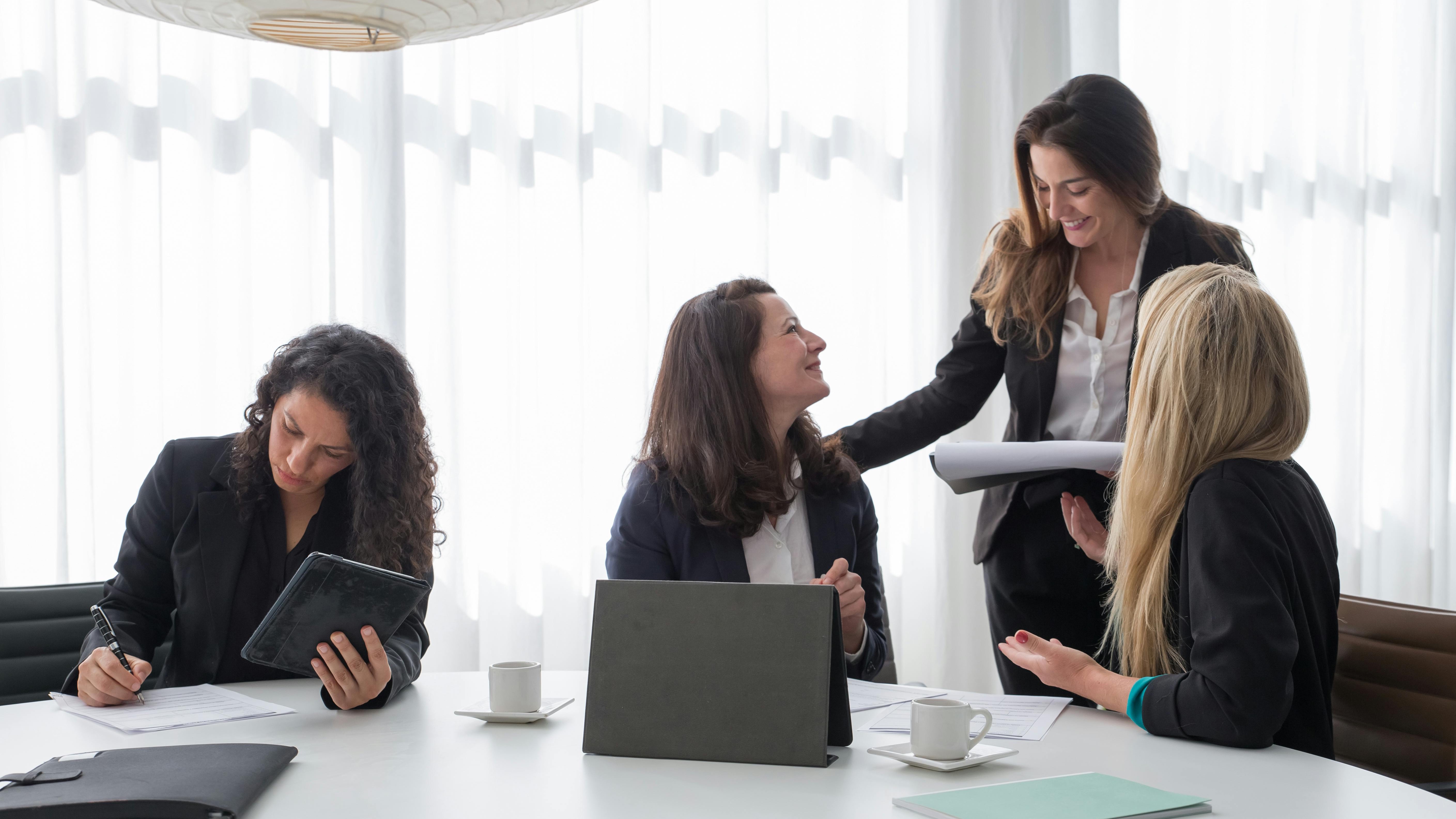 Why Is It So Hard to Pull the Plug on a Project? | Sanyin Siang | MIT Sloan Management Review