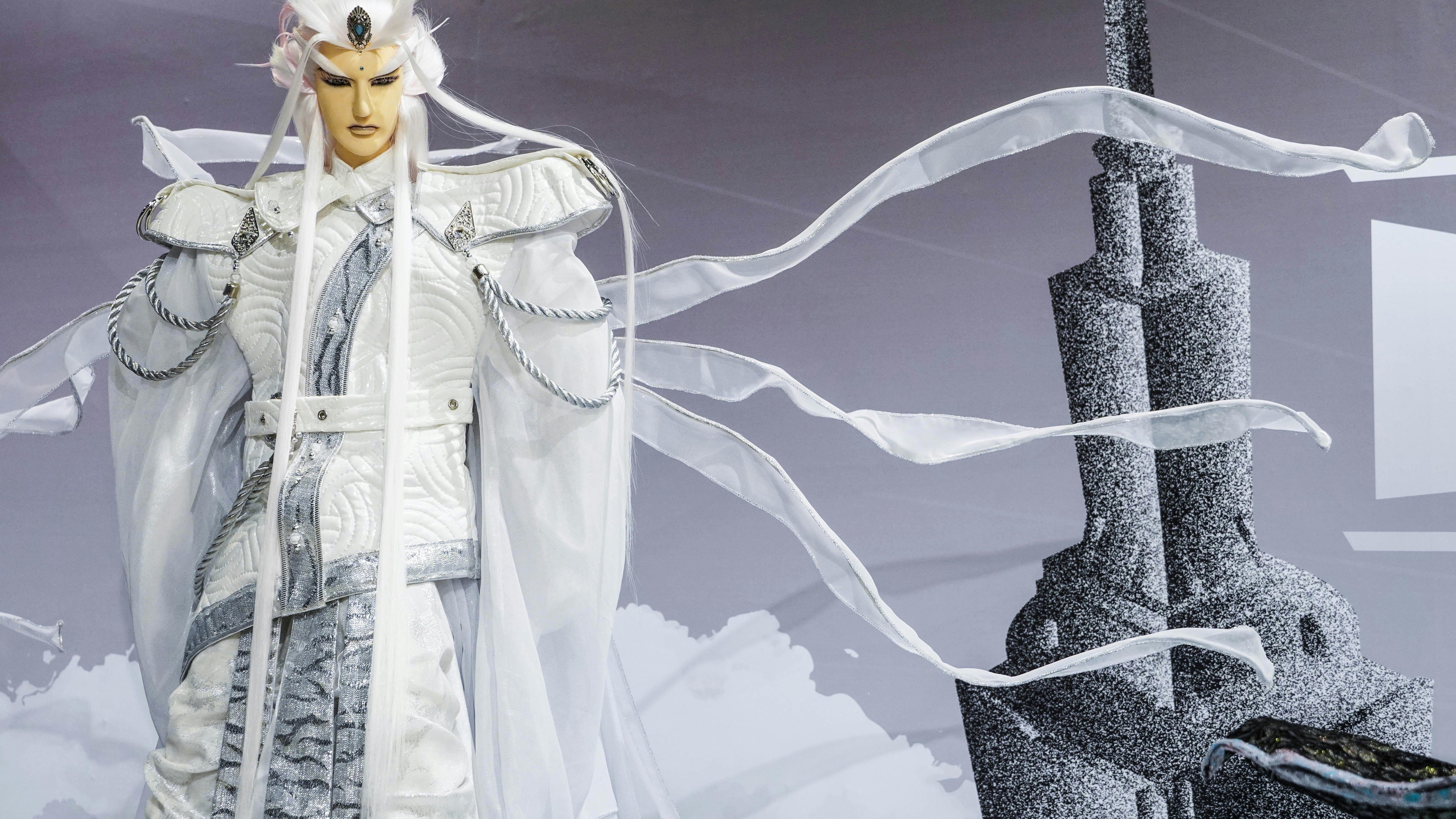 Final Fantasy XIV Online expansion Evercold character in icy setting.