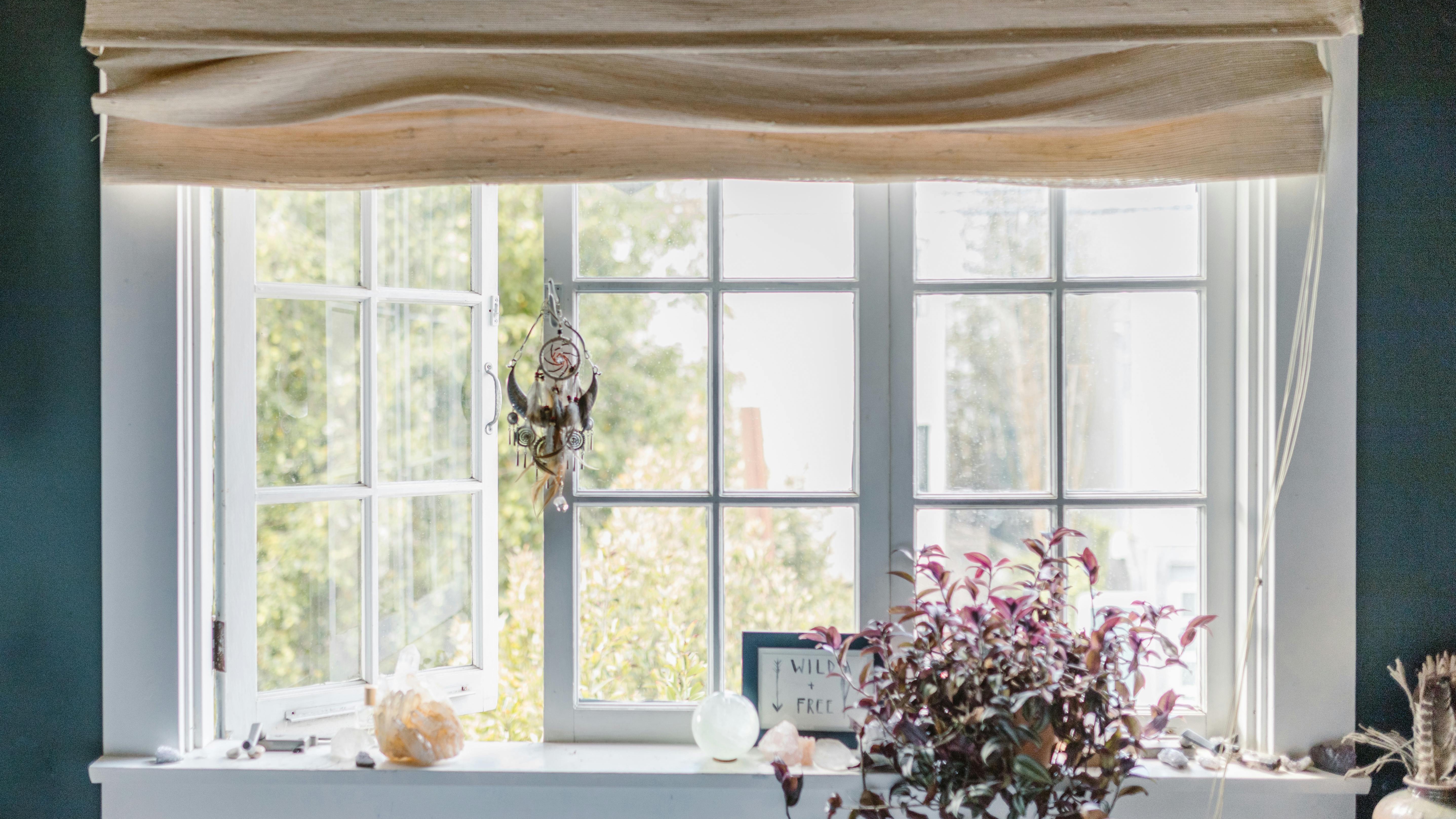 Omaha home selling tips with December decorations; elegant ornaments and warm lights.