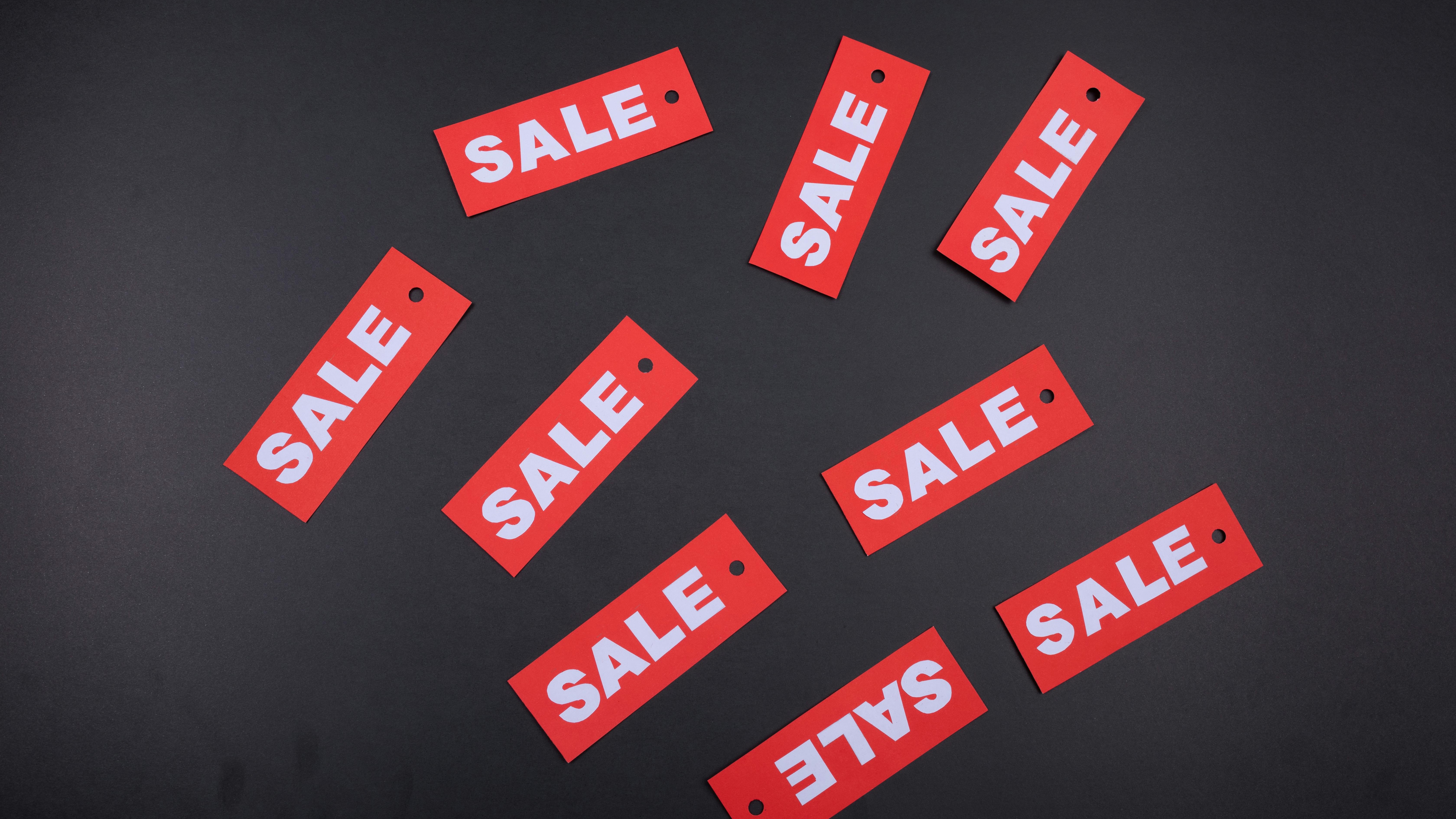Family-friendly weekend sales Omaha: stylish clothing and home decor.