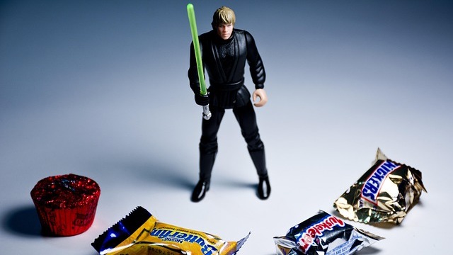 Quote about willpower and self-discipline on a blue background.