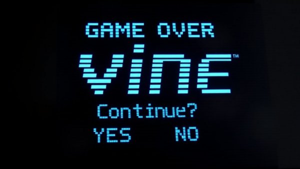 diVine Vine reboot: Retro 'Game Over' screen with options.