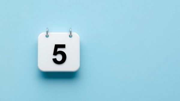 Calendar icon for May 5 on blue background.