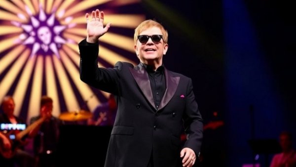 Norwegian Cruise Line reveal new Elton John production for Norwegian Luna