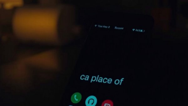 Lonely smartphone call scene, Kansas City neighborhoods investigation.