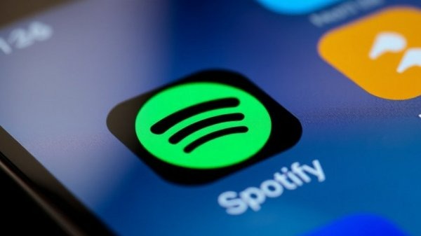 Facing Outages? How Spotify and Claude Disruptions Impact Productivity