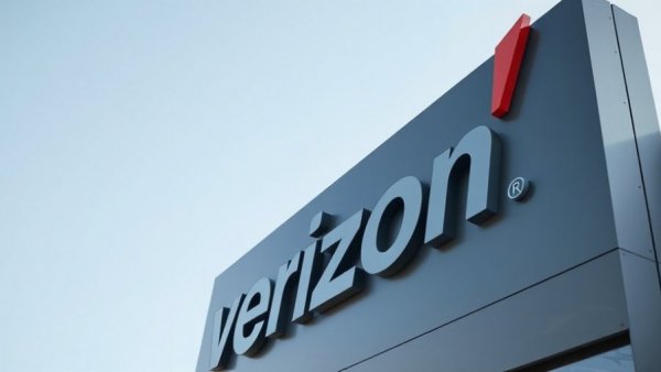 Verizon Price Increases illustrated by a modern gray Verizon sign.