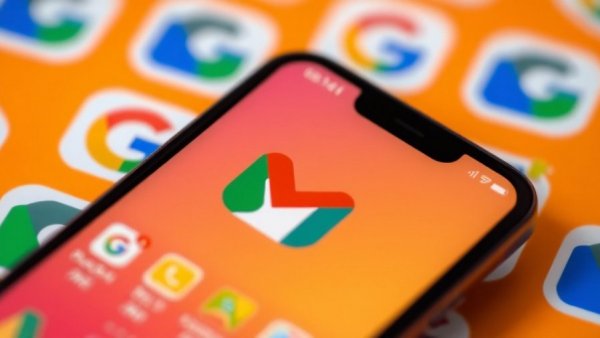 Smartphone showing Google logo over repeated pattern, related to Alphabet's Cloud Growth.