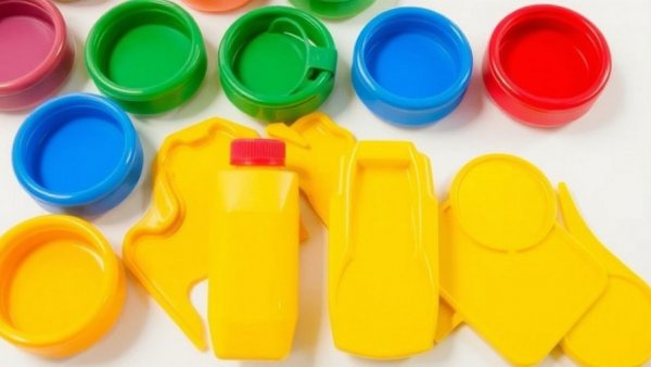 Benefits of Industrial Coatings for Plastics and Packaging