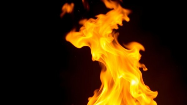 Vibrant flame glowing warmly, attracting new customers with dynamic energy, Winmatch.