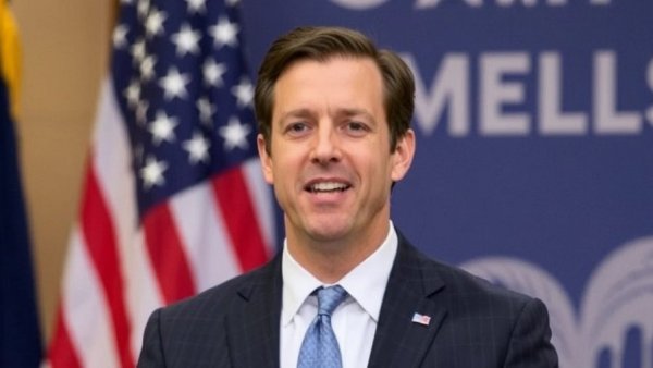 Rep. Eric Swalwell joins crowded California governor race