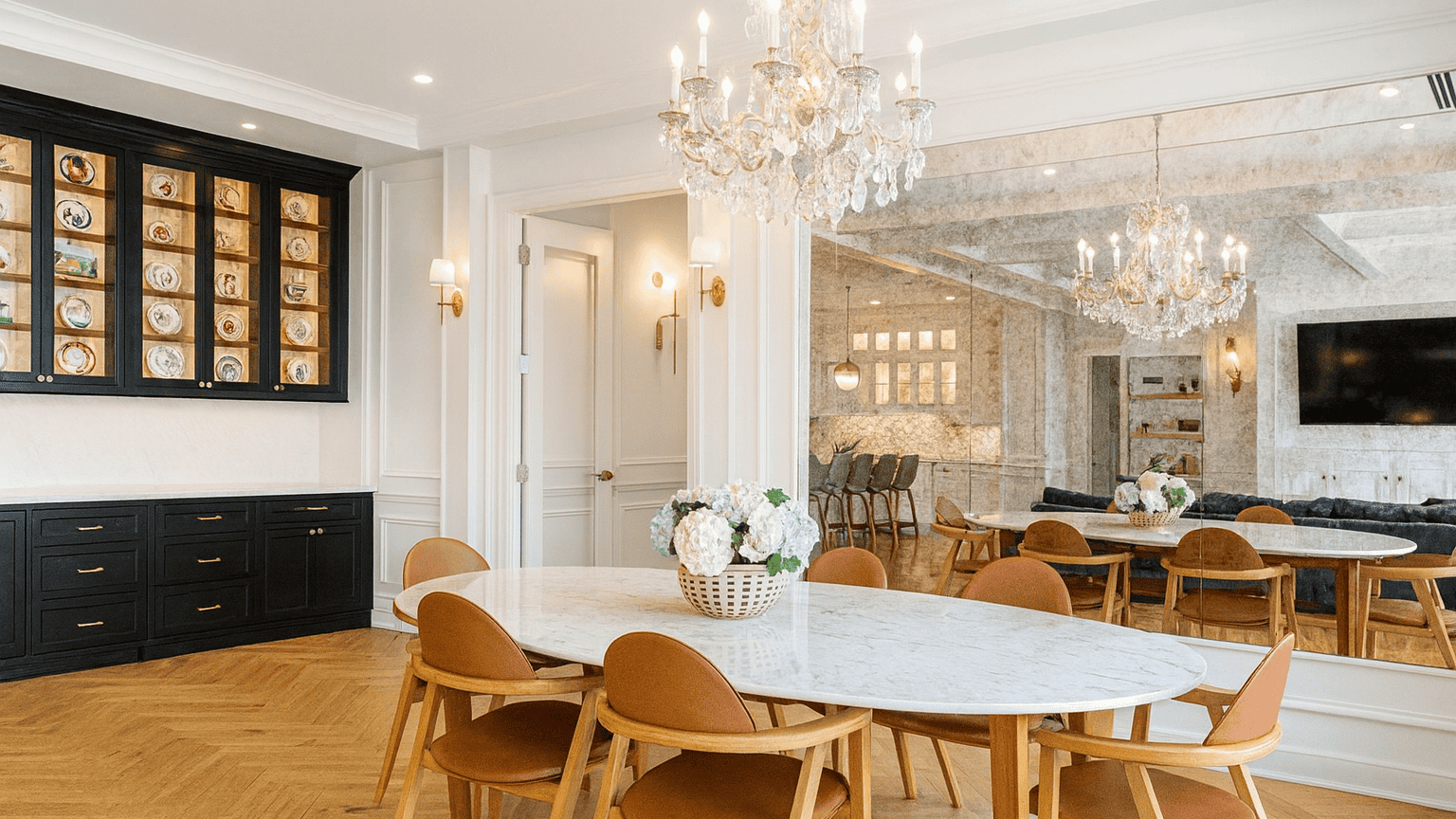 Luxury real estate dining room with chandelier in Central Ohio.