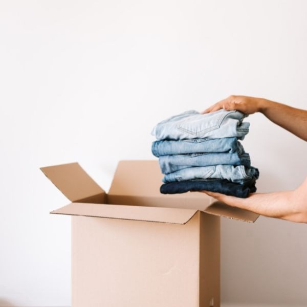 How to pack clothing
