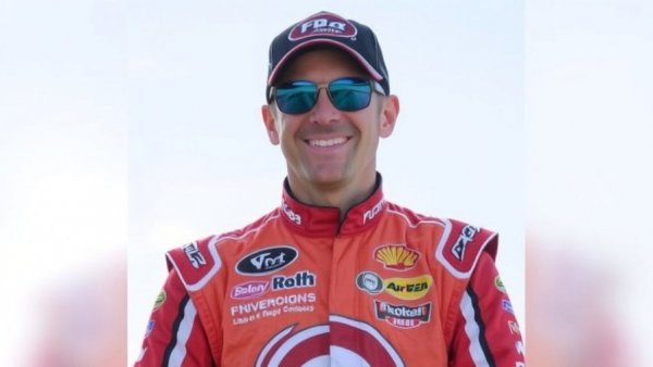 Racing world mourns Greg Biffle, family after deadly plane crash