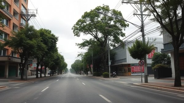 San Antonio's quiet street awaits daytime business revitalization.
