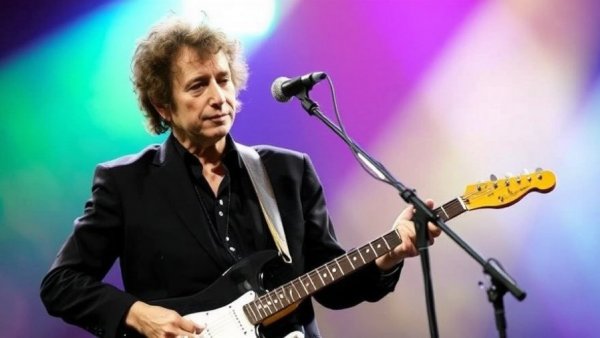 Bob Dylan is coming back to Austin this summer
