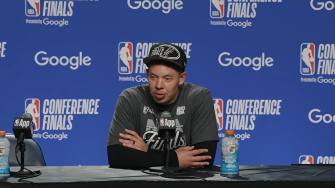 San Antonio Spurs players celebrating their WCF victory.