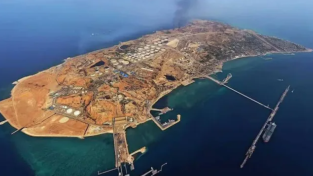 Annotated map showing Kharg Island infrastructures including ports and terminals.