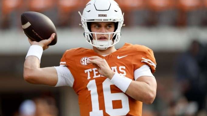 Texas vs. Ohio State football analysis with commentator and player.
