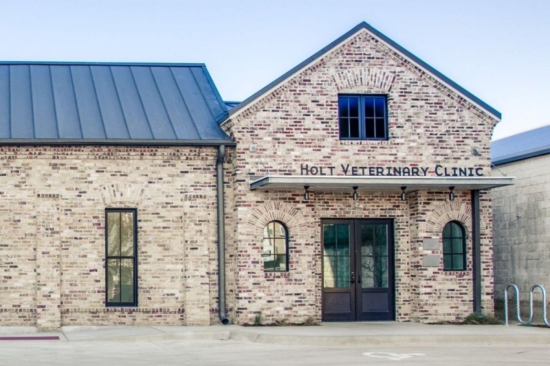Holt Veterinary Clinic in Dallas TX
