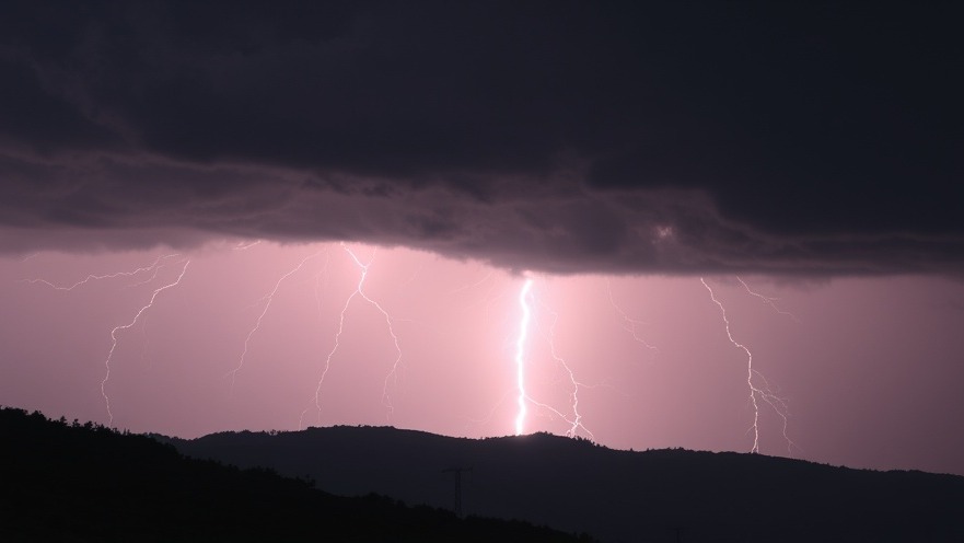 Thunderstorm rolling over Houston, capturing the essence of Houston news today.