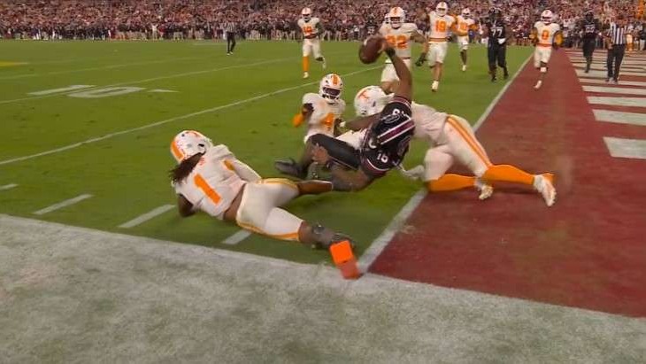 SEC Football Week 8 Highlights showcase a dramatic touchdown.