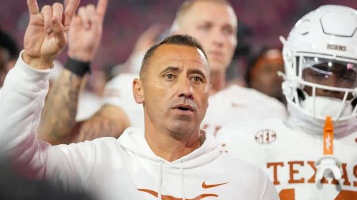 Texas football comeback with coach leading team